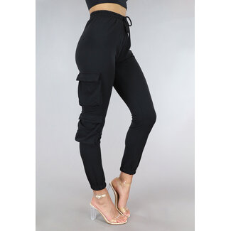 Schwarze Cargohose mit hoher Taille