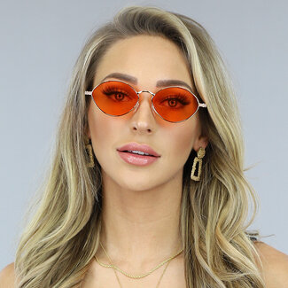 Ovale Sonnenbrille mit orangefarbenen Gläsern