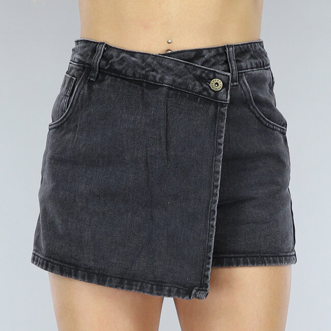 Schwarzer Denim-Skort mit Revers und schrägem Verschluss