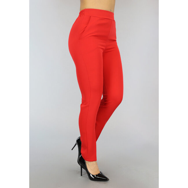 Einfache rote Hose mit Taschen