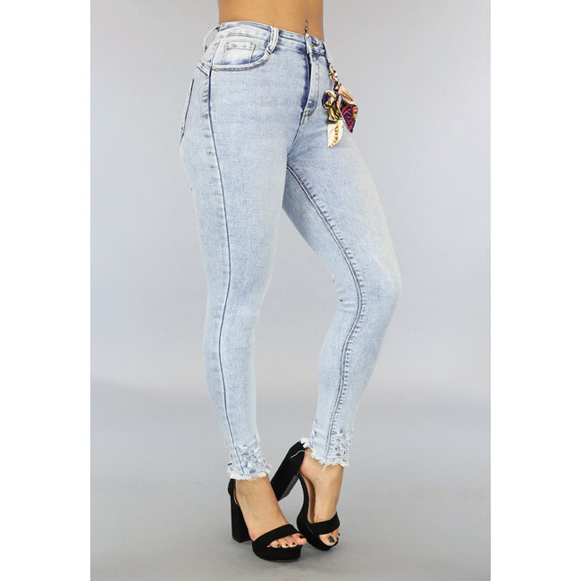 High Waist Push Up Jeans mit Knöpfen und Ausschnitt