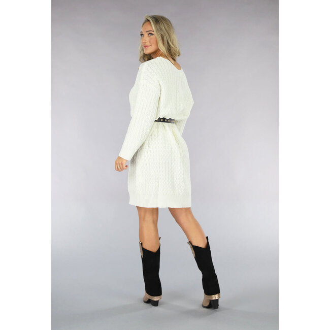 Weißes Pulloverkleid mit V-Ausschnitt