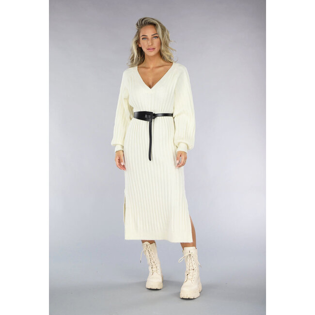 Weißes Strickpulloverkleid