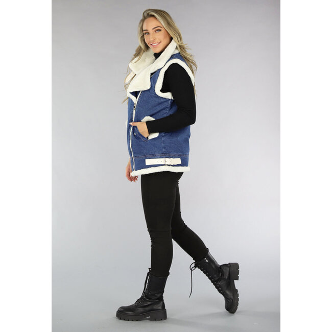Blaue Denim-Weste mit Teddy-Futter