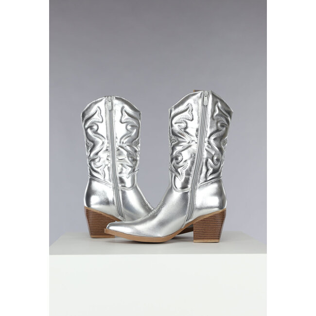 Silberne Metallic-Cowboystiefel mit Nähten