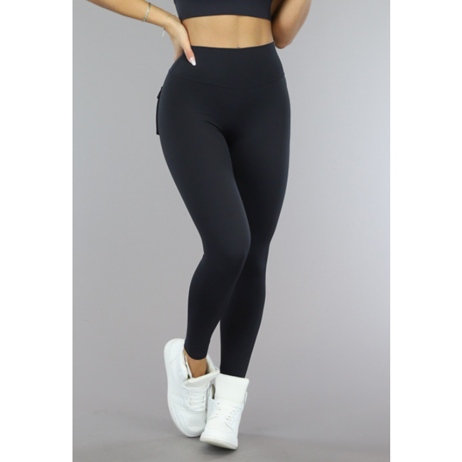 Schwarze Sportleggings mit Scrunch und Seitentaschen