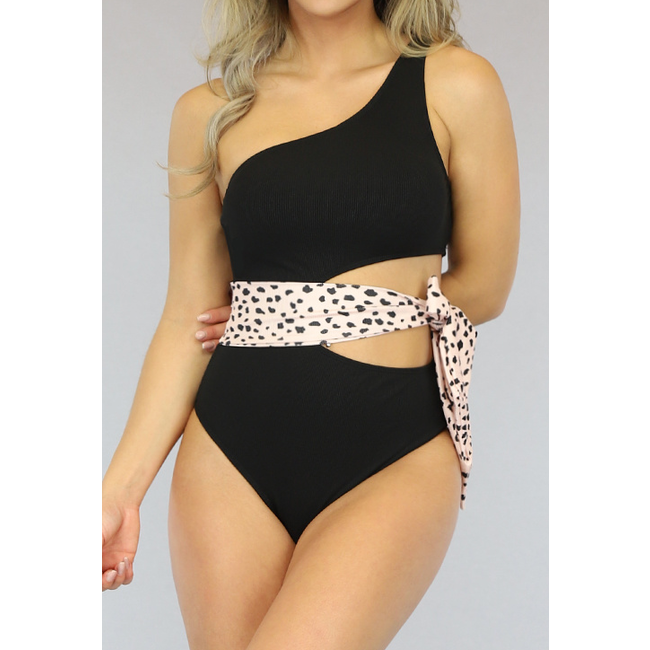 Schwarzer Rippenmonokini mit Leopardenknopf-Detail