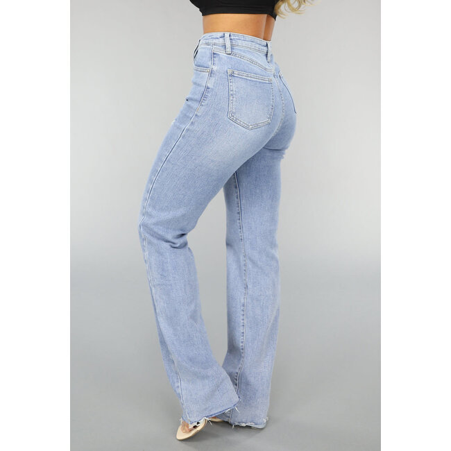 Hellblaue Stretch-Jeans mit hoher Taille und geraden Beinen