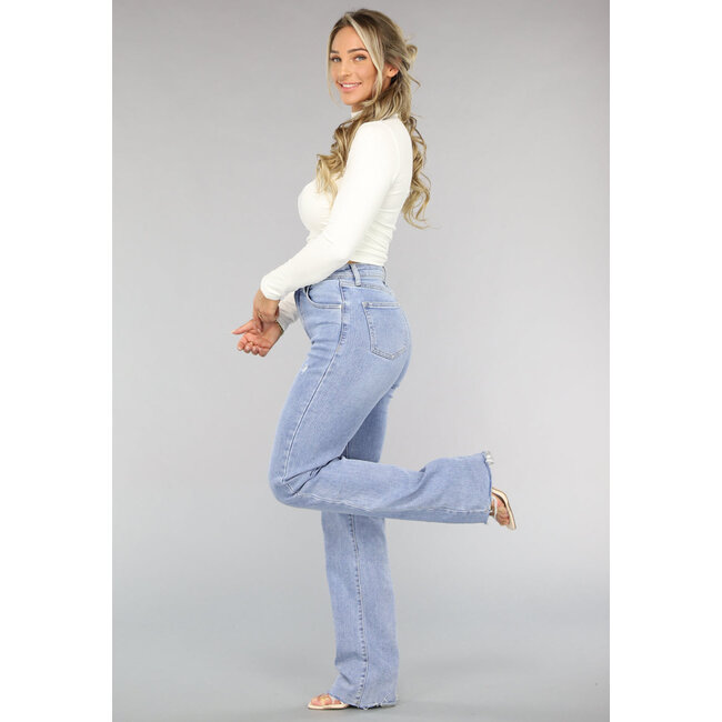 Hellblaue Stretch-Jeans mit hoher Taille und geraden Beinen