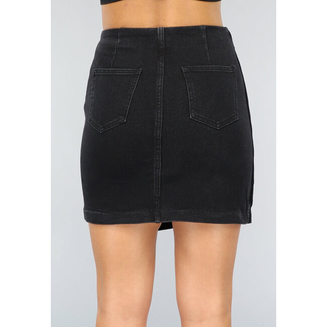 Schwarzer Wickelrock aus Denim