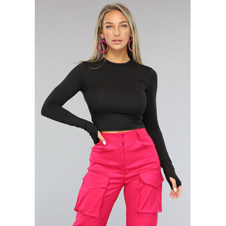 Schwarzes langärmeliges Crop-Top mit Daumenlöchern