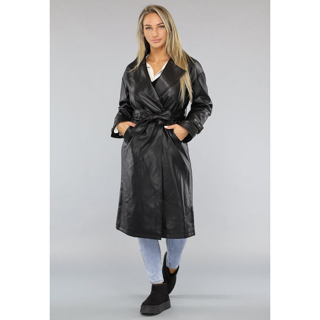 Trenchcoat in Lederoptik in Schwarz