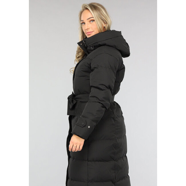 Schwarze lange Daunenjacke mit Taillenband