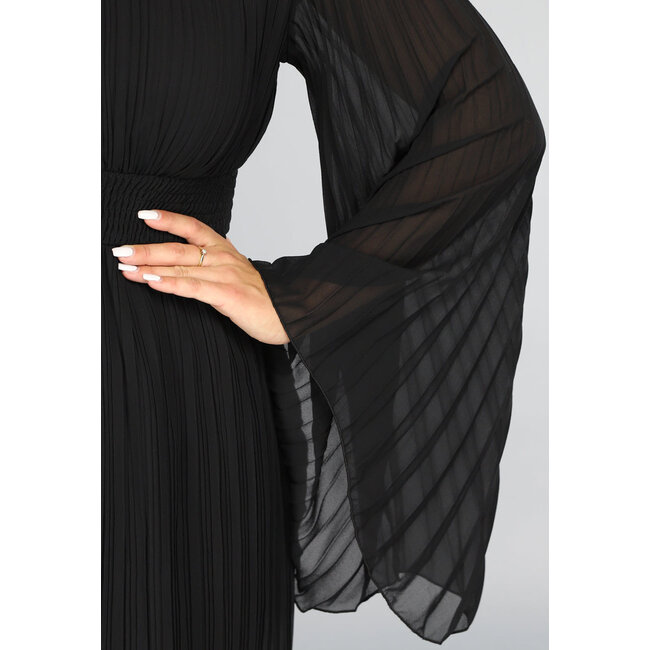 Schwarzes Chiffon Plissé-Kleid mit Flair-Ärmeln