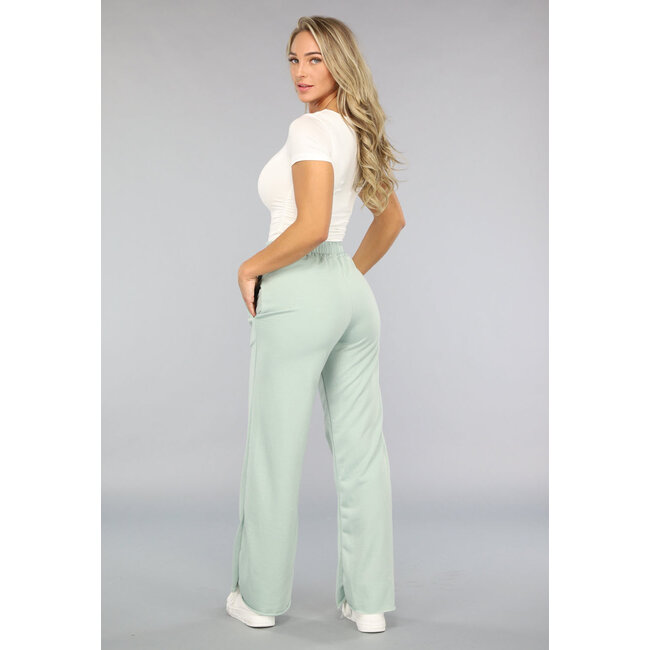 Mintfarbene weite Jogger mit elastischer Taille