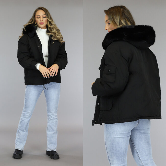 Schwarze übergroße Winterjacke mit Pelzkragen