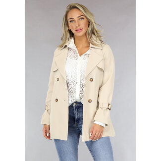 Kurze beigefarbene Jacke mit Taillenbund