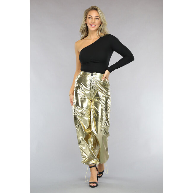 Schwarzes asymmetrisches Basic-Top mit einer Schulter