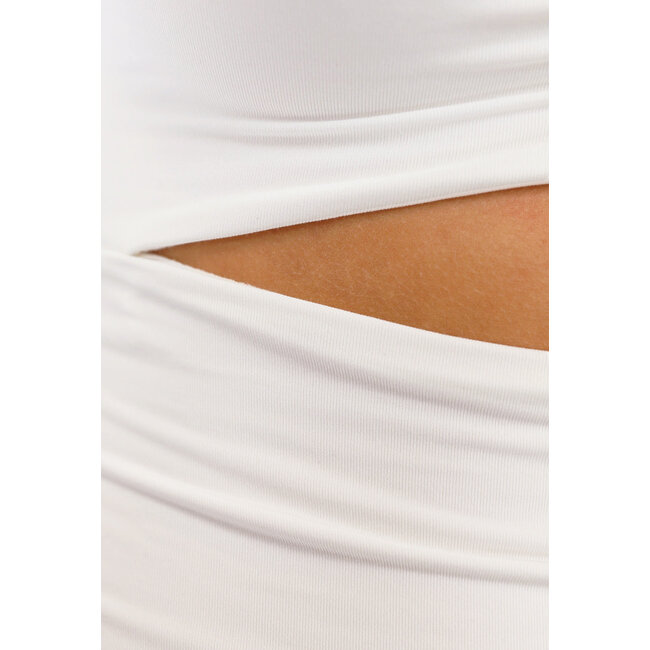 Weißes plissiertes Bodycon-Kleid mit Ausschnitt