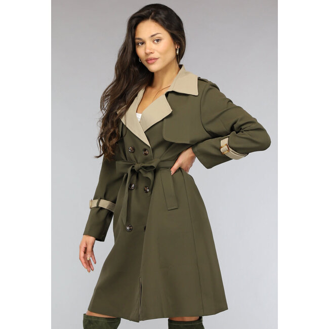 Mehrfarbige Trenchcoat-Jacke mit Gürtel