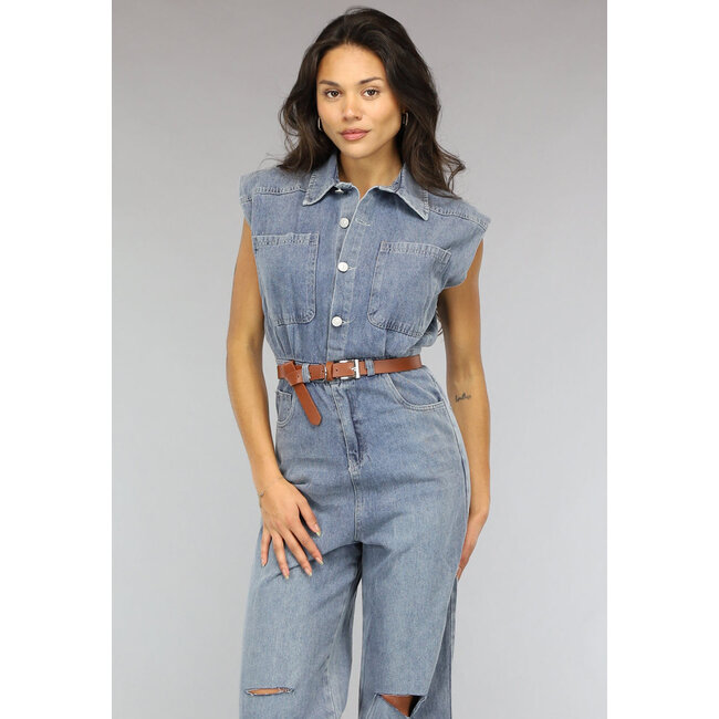 Ärmelloser Denim-Jumpsuit mit Gürtel