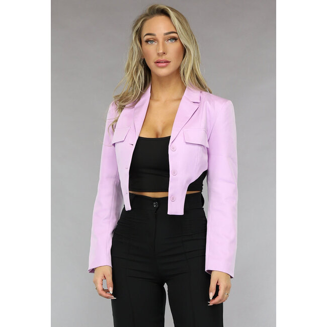 Kurzer asymmetrischer Blazer in Lila mit Schulterpolstern