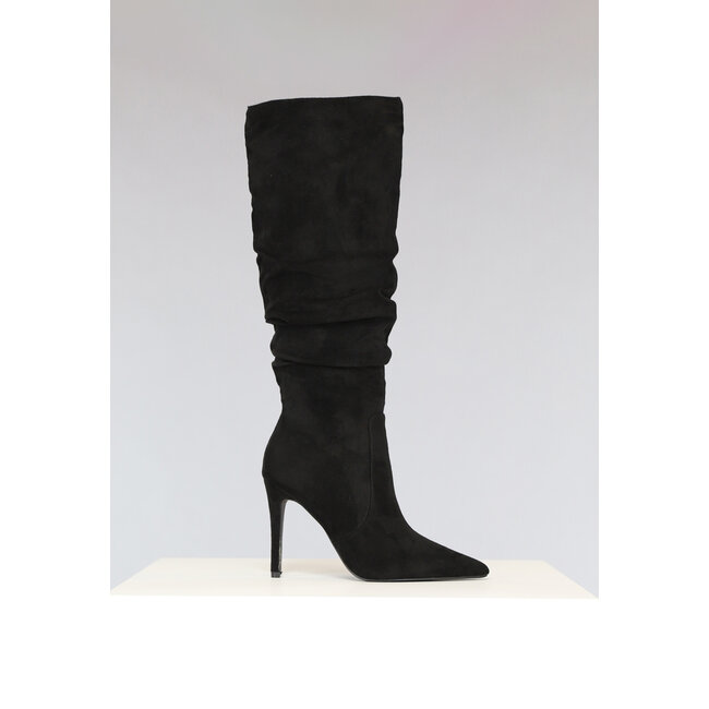 Schwarzer Stiletto-Stiefel mit spitzer Nase