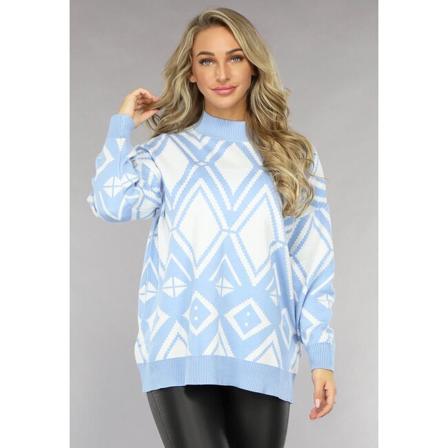 Hellblauer Pullover mit Aztekenmuster