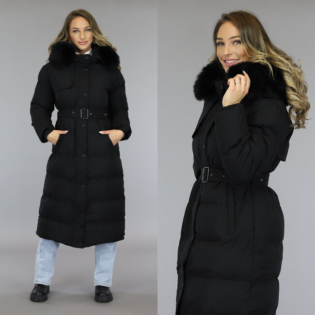 Lange schwarze gesteppte Winterjacke mit Taillengürtel und Pelzkragen