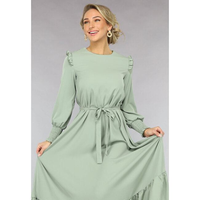 Pastellgrünes Maxikleid mit Rüschen