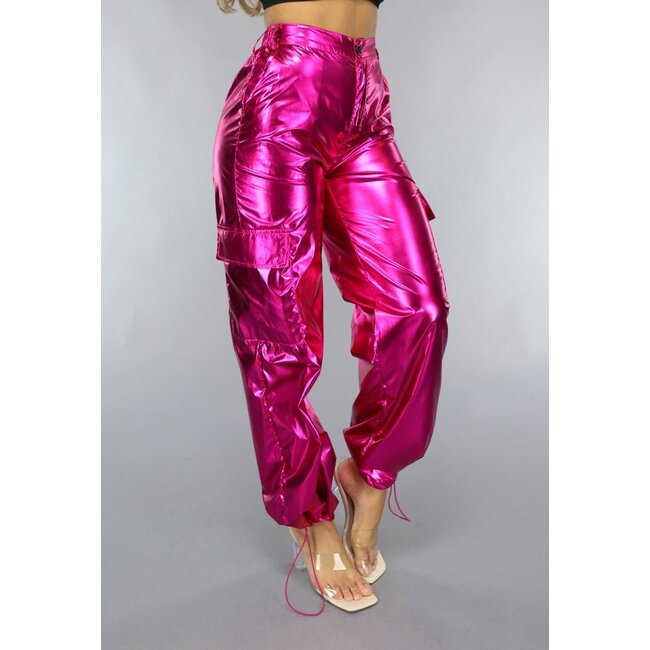 Metallische Cargo-Fallschirmhose in Fuchsia