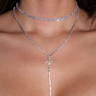 Lange silberne Strass-Halskette mit Kreuz-Detail