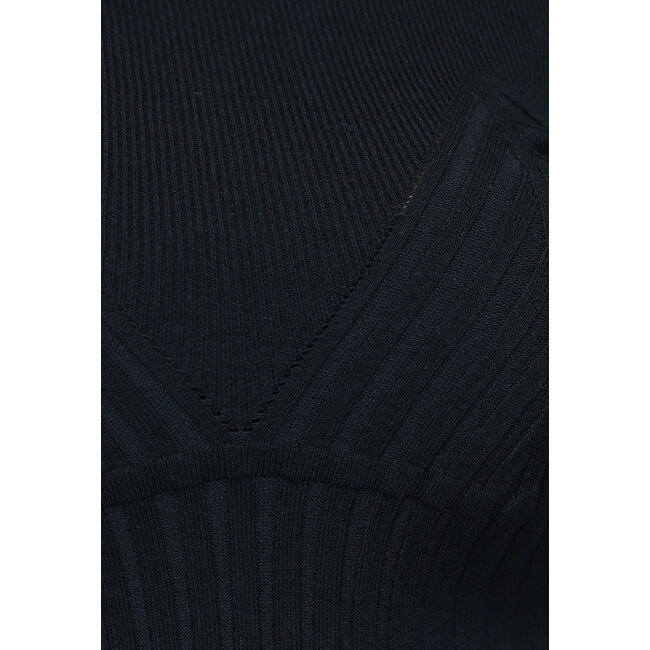 Schwarzer Rollkragenpullover aus Rippenstrick mit langen Ärmeln
