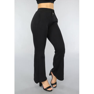 Schwarzer Jogger mit Flair Modell