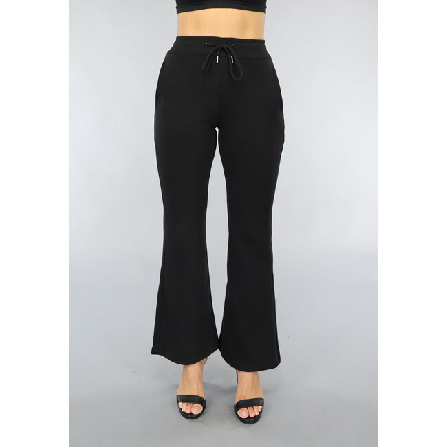 Schwarzer Jogger mit Flair Modell
