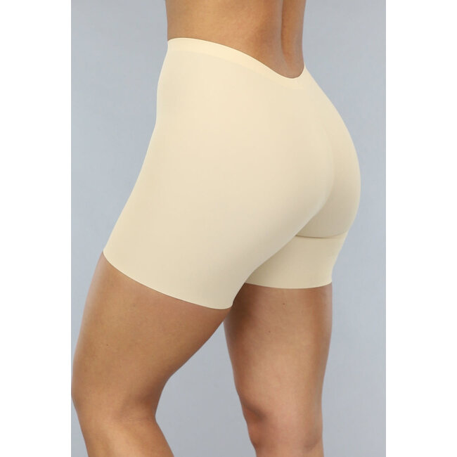 Beige Korrekturshorts im Bikermodell