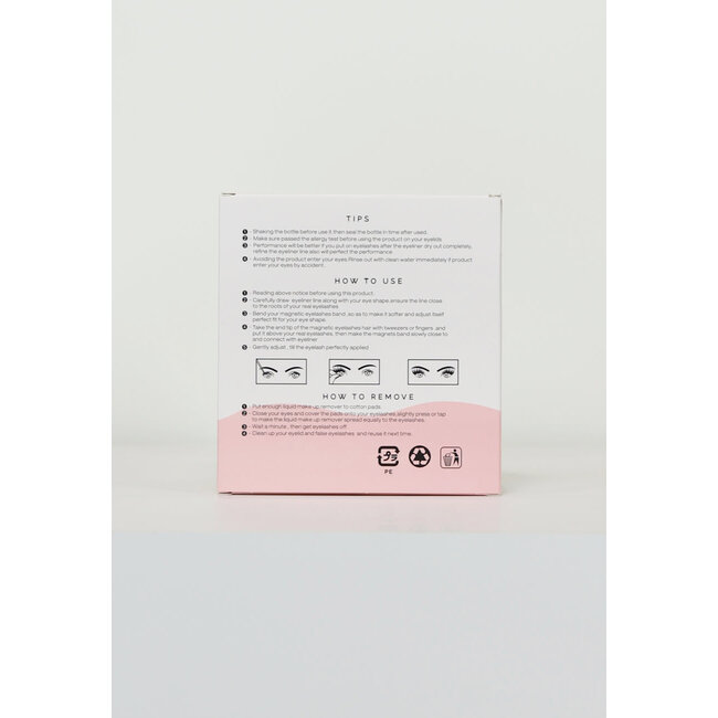 Set mit 3 magnetischen Puppenwimpern mit unterschiedlichen Längen