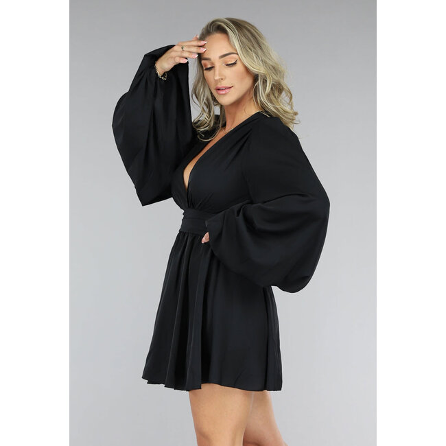 Schwarzes Skaterkleid mit Puffärmeln