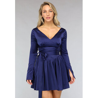 Dunkelblaues Skaterkleid im Satin-Look