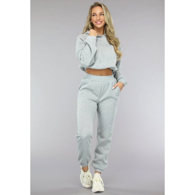 Graues Lounge-Set mit Cropped Sweater