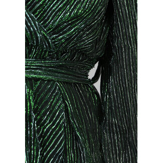 Grünes Wickelkleid mit Schulterpolstern