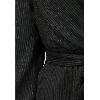 Schwarzes Glitzerkleid mit Revers und Taillenband