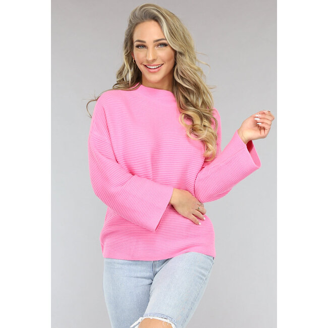 Rosa Rippenstrickpullover mit hohem Ausschnitt