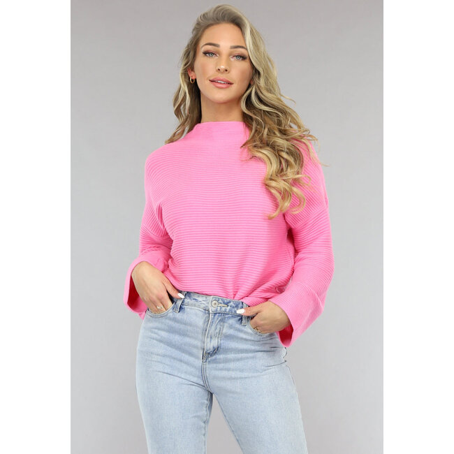 Rosa Rippenstrickpullover mit hohem Ausschnitt