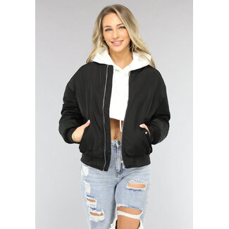 Schwarze Bomberjacke in Übergröße
