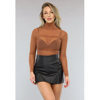 Kamelfarbener Mesh-Body mit Falten