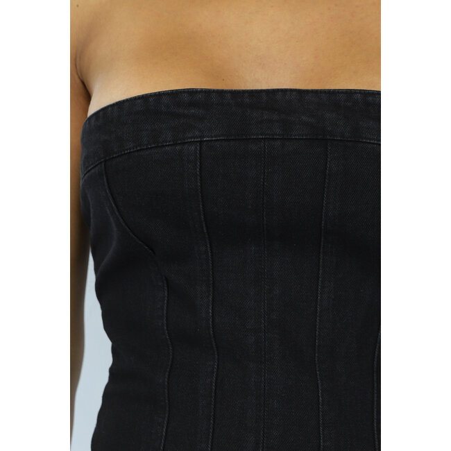 Schwarzes trägerloses Denim-Kleid