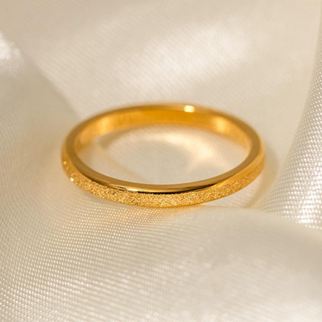 Edelstahl Gold Schimmernder Ring 2mm Dicke