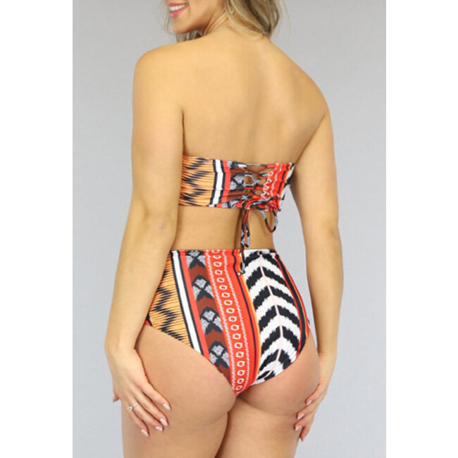 Rotes Bandeau-Bikini-Oberteil mit Spitzendetail und Multiprint