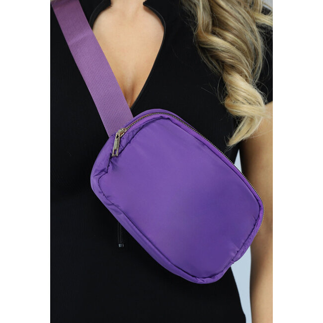 Dunkelviolette Crossbody-Festivaltasche